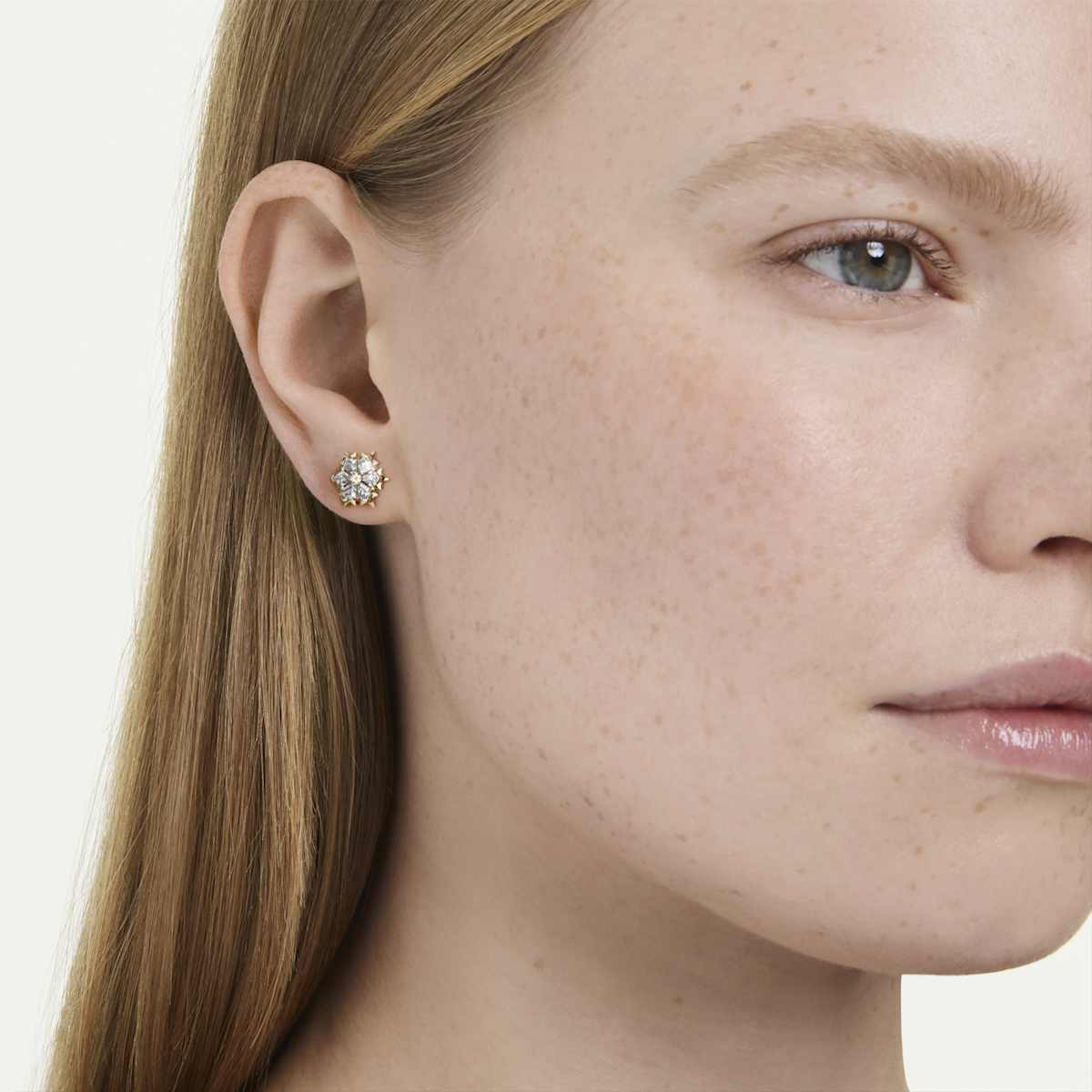 Magic stud earrings