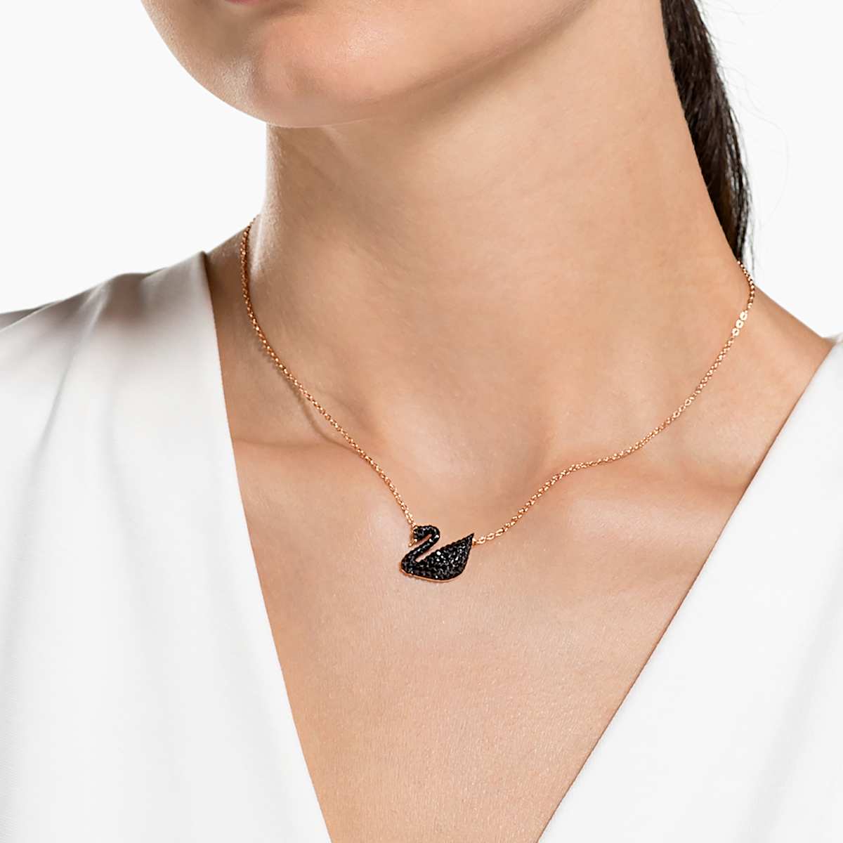 Swan pendant
