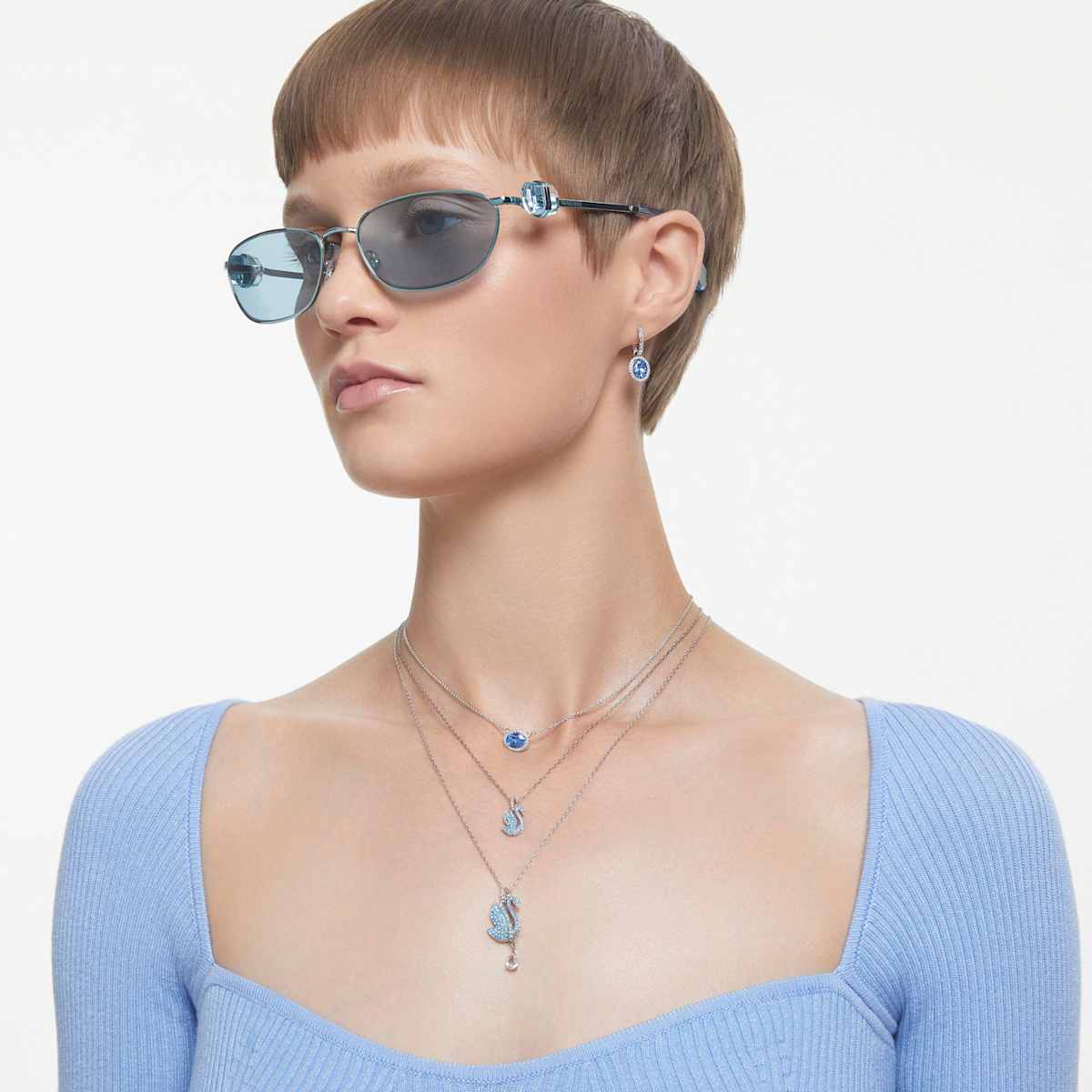 Una Angelica drop earrings