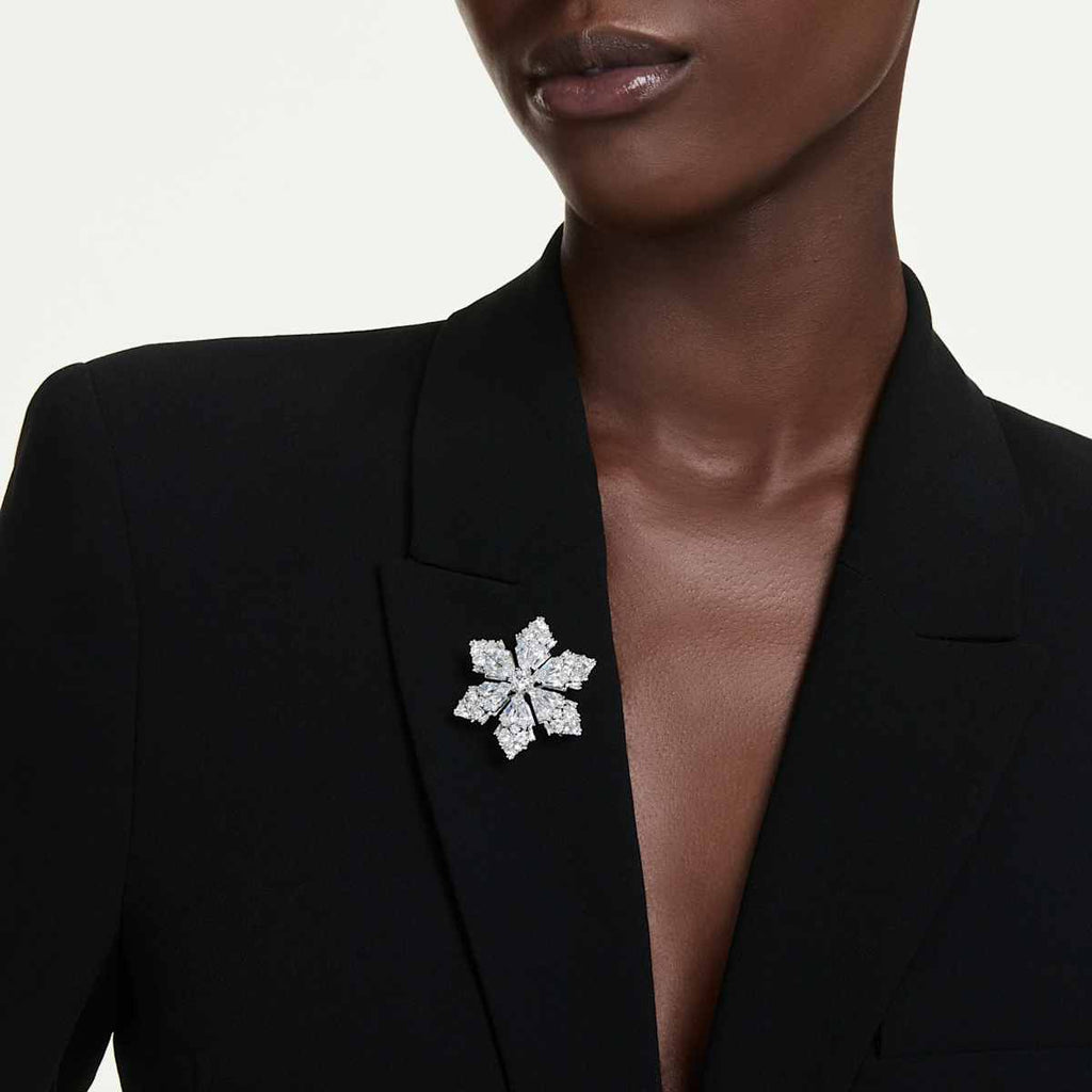 Idyllia pendant and brooch