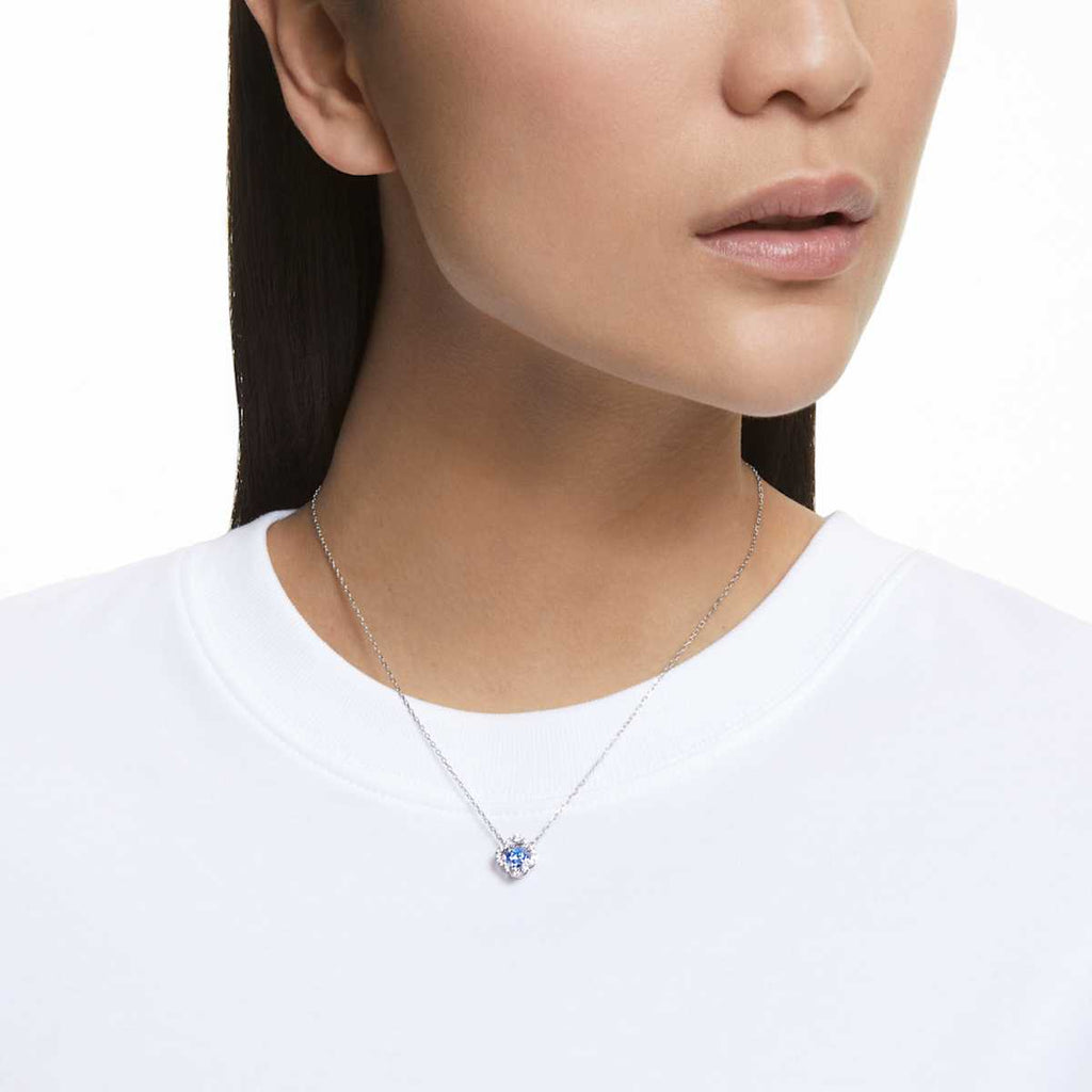 Una necklace