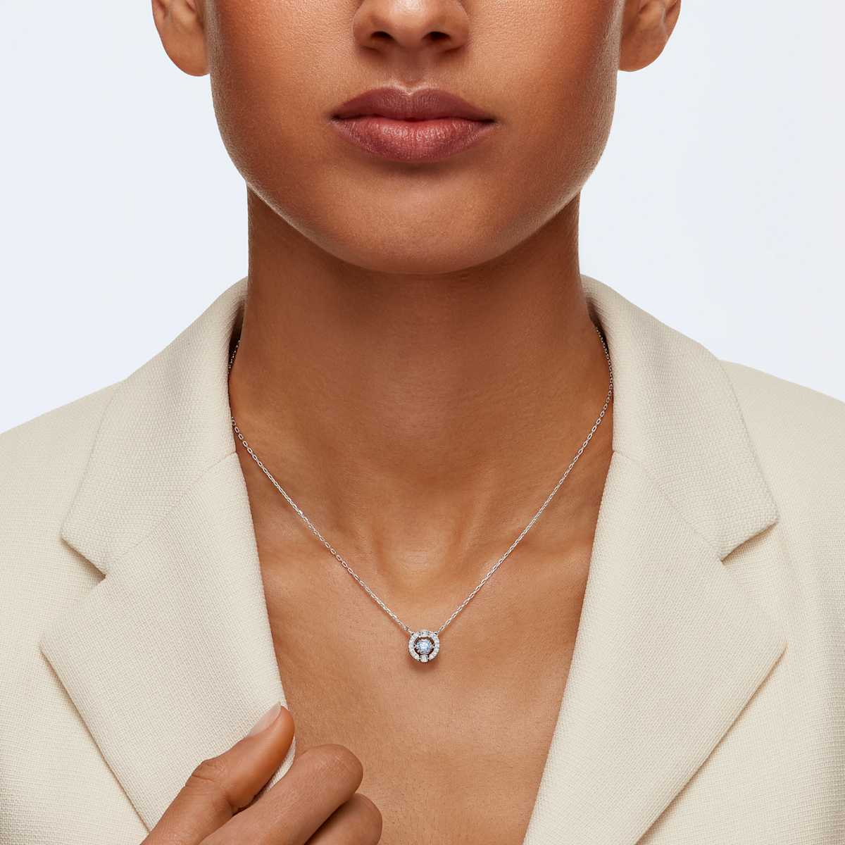 Una necklace
