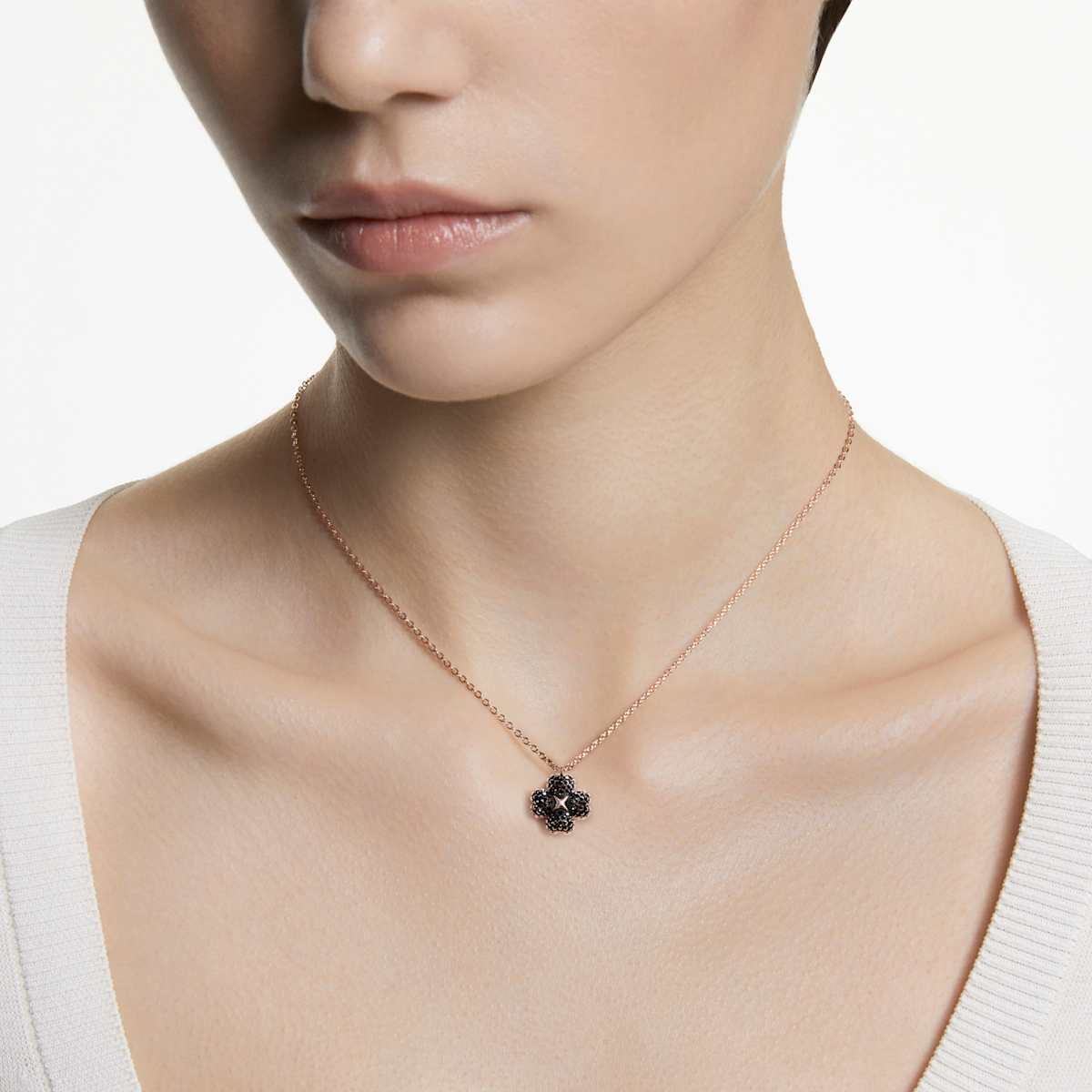 Latisha pendant