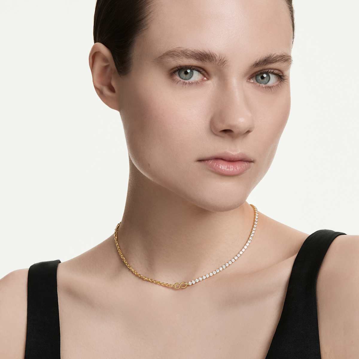 Matrix necklace