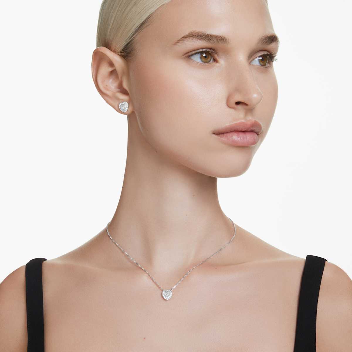 Ariana Grande x Swarovski pendant